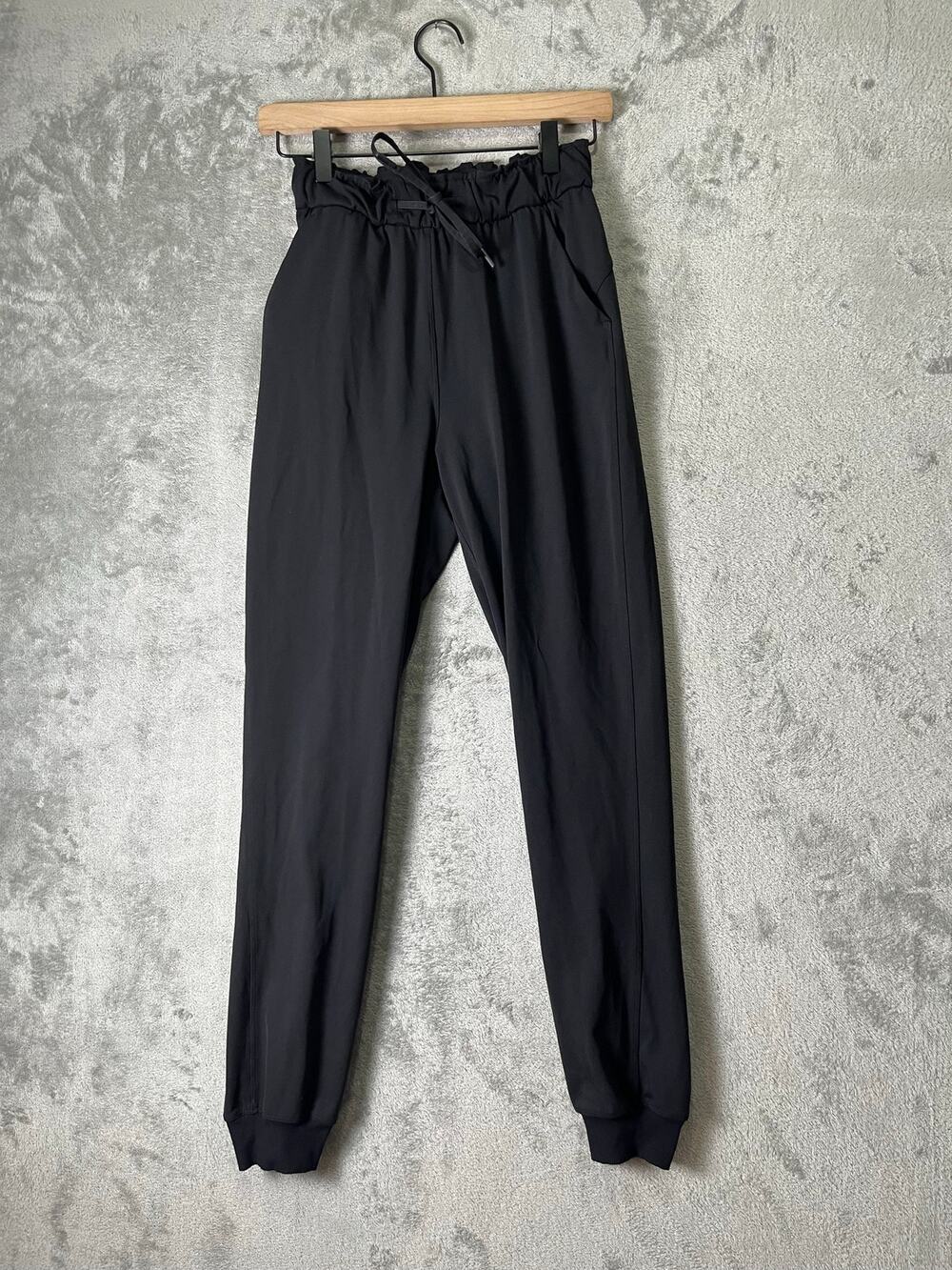 Lululemon Stretch High-Rise Jogger Pants Size 2 Athleisure Casual Comfort